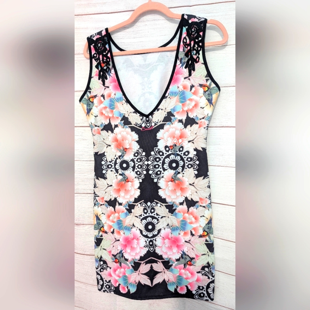 Euc Smash Bodycon with spectacular print and embroidery 🪡 size M
